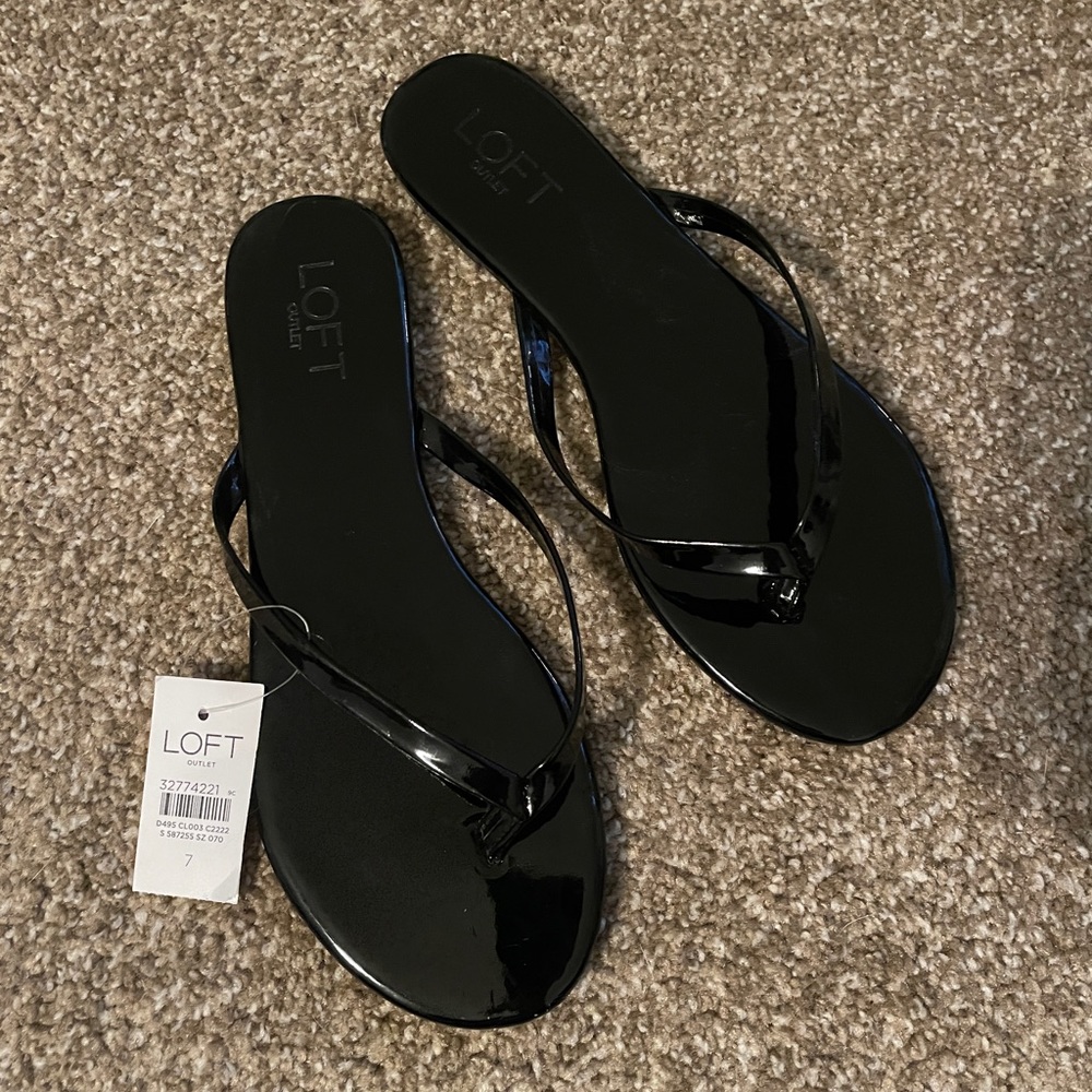 Black Patent Leather flip flops